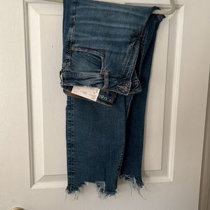 NWT American Eagle Mom Jeans, dark indigo wash, stretch, size 8 x-short